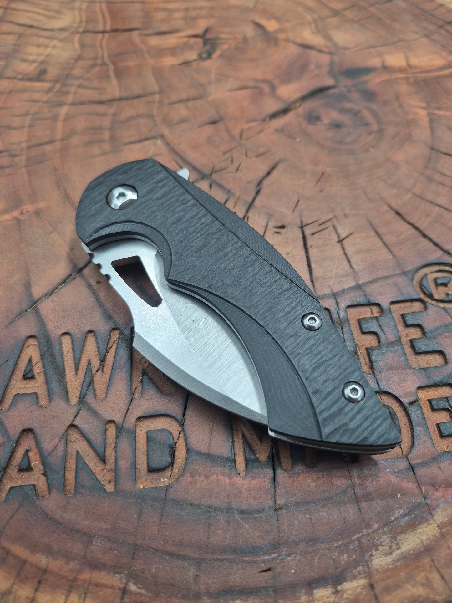 HWK-8 KARAMBIT N690 LINERLOCK Pocket Knife