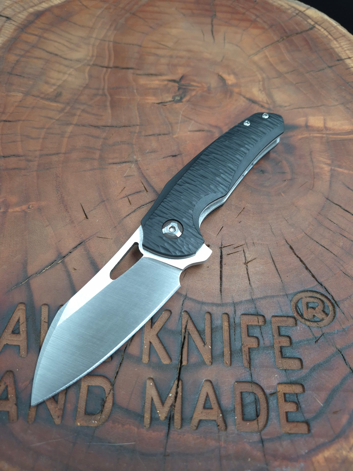 HWK-9 N690 LİNERLOCK ÇAKI